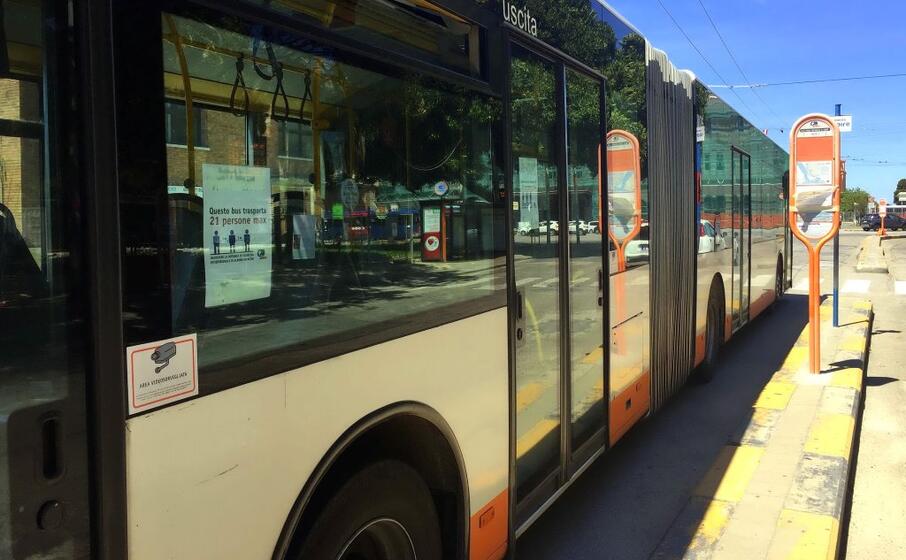 un bus del ctm (archivio l unione sarda almiento)