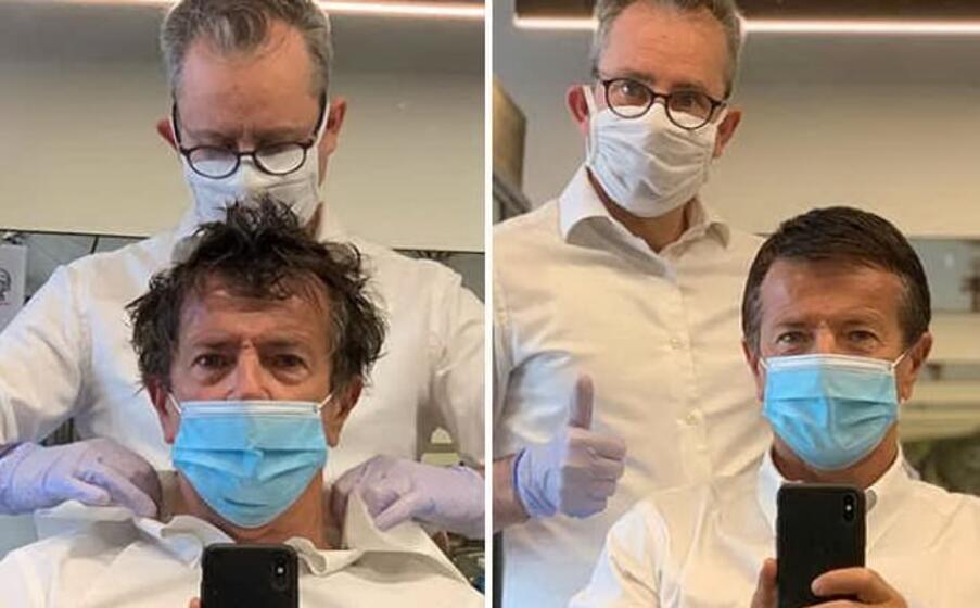 il sindaco di bergamo giorgio gori dal barbiere (foto instagram)