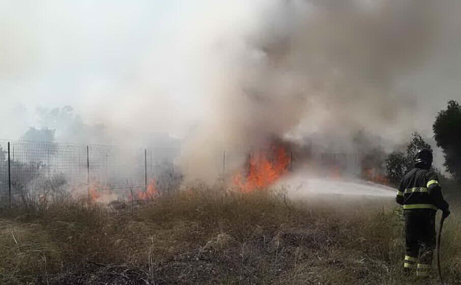 un incendio appiccato lo scorso anno nella periferia di selargius (l unione sarda)