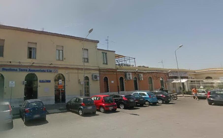 la stazione di torre annunziata (archivio l unione sarda)