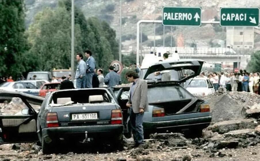 un immagine dopo il terribile attentato (archivio l unione sarda)