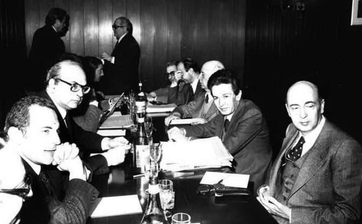 a una riunione del pci e psi