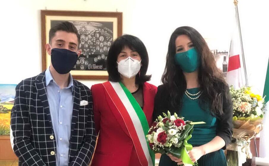 gli sposi con il sindaco (l unione sarda pillosu)