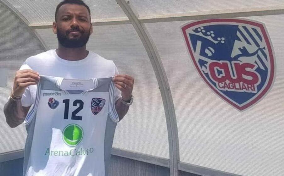 joao pedro con la maglia del cus (foto cus cagliari)