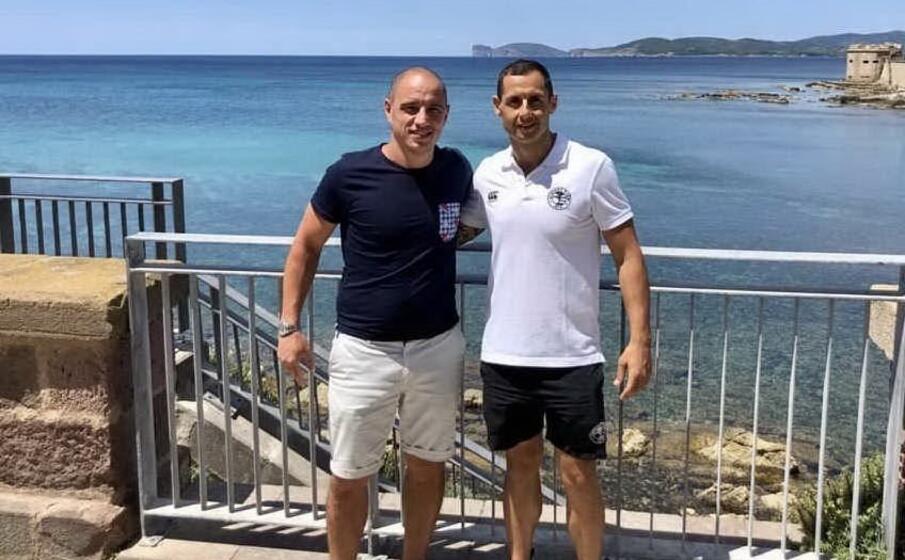 il direttore sportivo daniele pesapane ed il nuovo allenatore giocatore marco anversa (l unione sarda burruni)