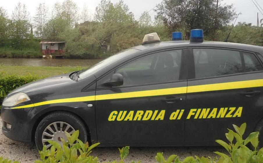 (foto guardia di finanza)