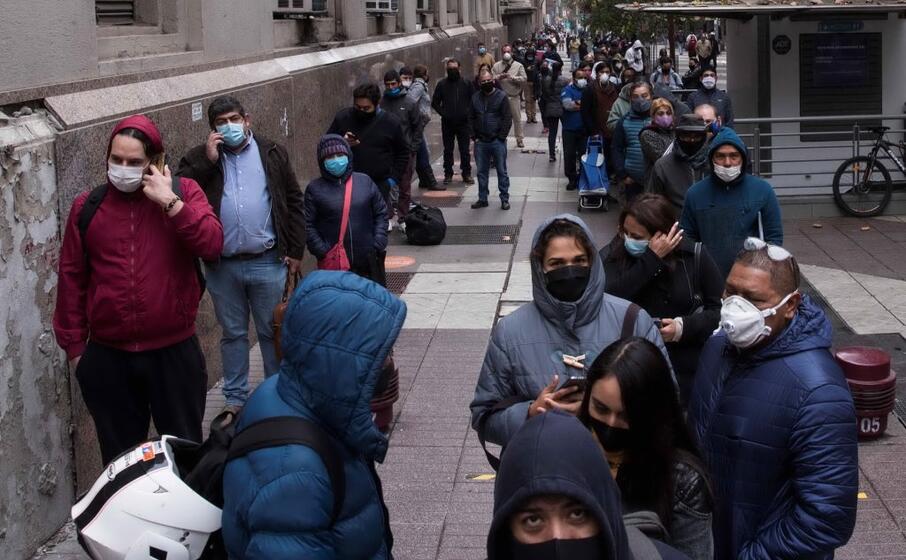 una strada di santiago del cile (ansa valdes)