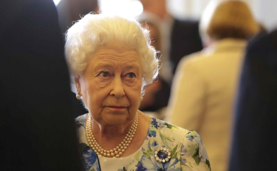 la regina elisabetta (archivio l unione sarda)