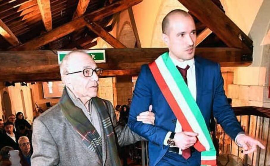 matteo porru con il sindaco (l unione sarda pintori)