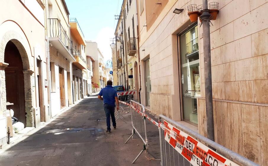 transenne in via cavour (foto l unione sarda daga)