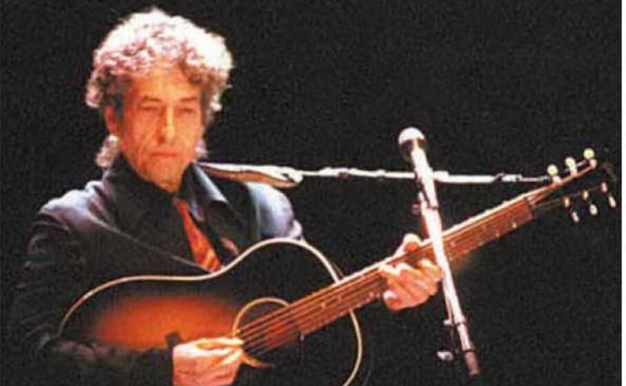 accaddeoggi 2 giugno 2000 il mito bob dylan in concerto a cagliari