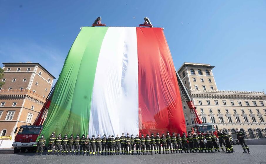 il maxi tricolore