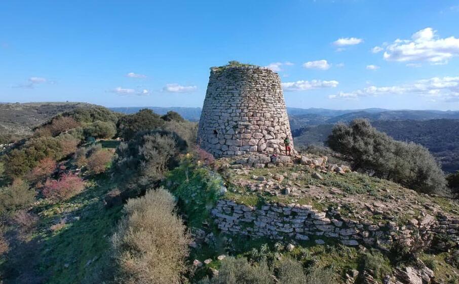 il nuraghe a goni (foto fabrizio pinna)