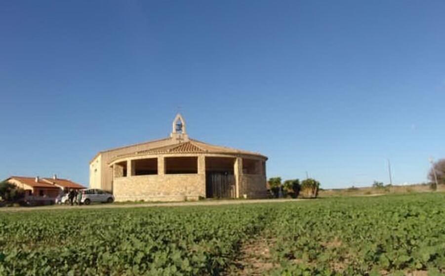 la chiesa della borgata marina di mandriola (foto l unione sarda)