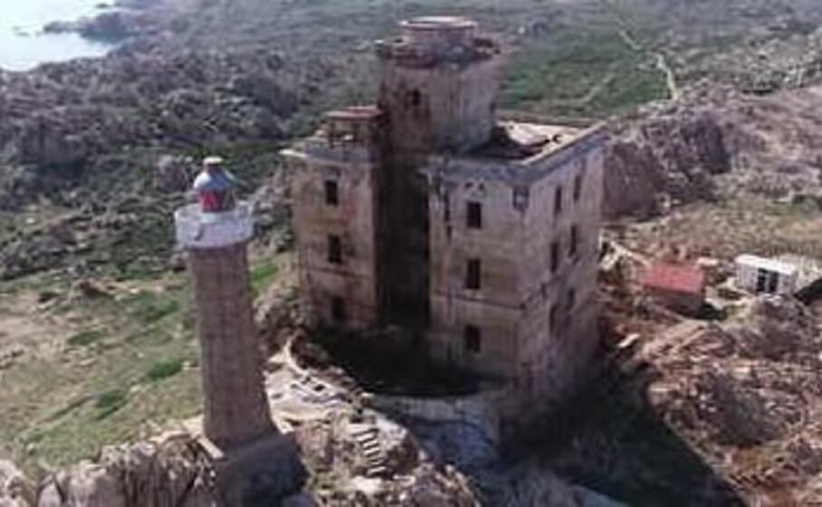 il faro di razzoli (foto regione sardegna)