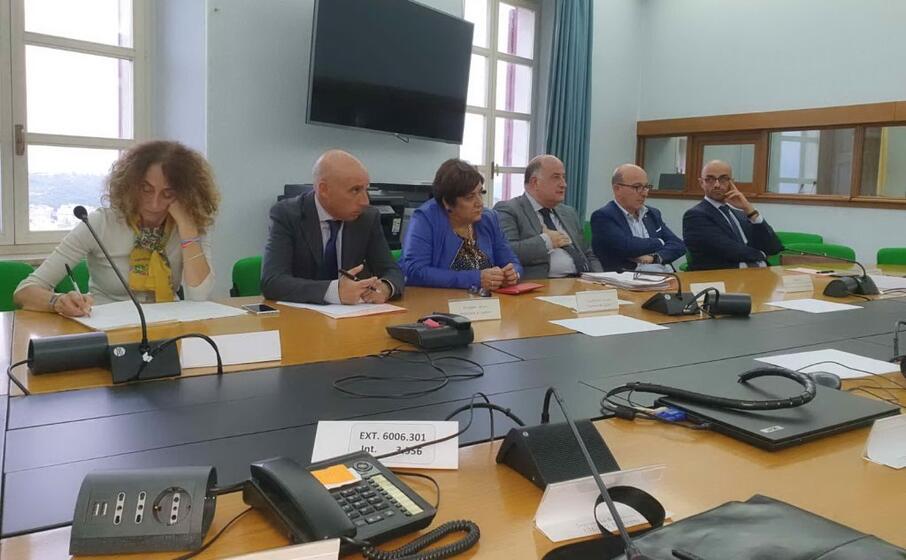 uno degli incontri in prefettura sul tema aias prima del lockdown (foto l unione sarda)