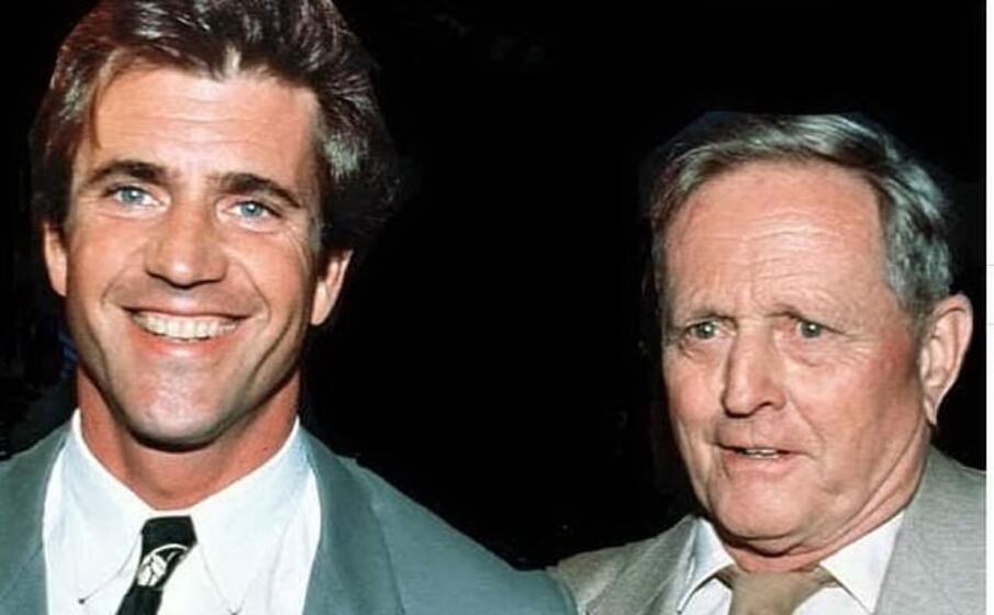 mel gibson in uno scatto con il padre (foto da facebook)