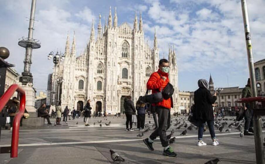 piazza duomo a milano (ansa)