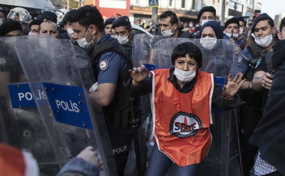 proteste in turchia (foto ansa epa)