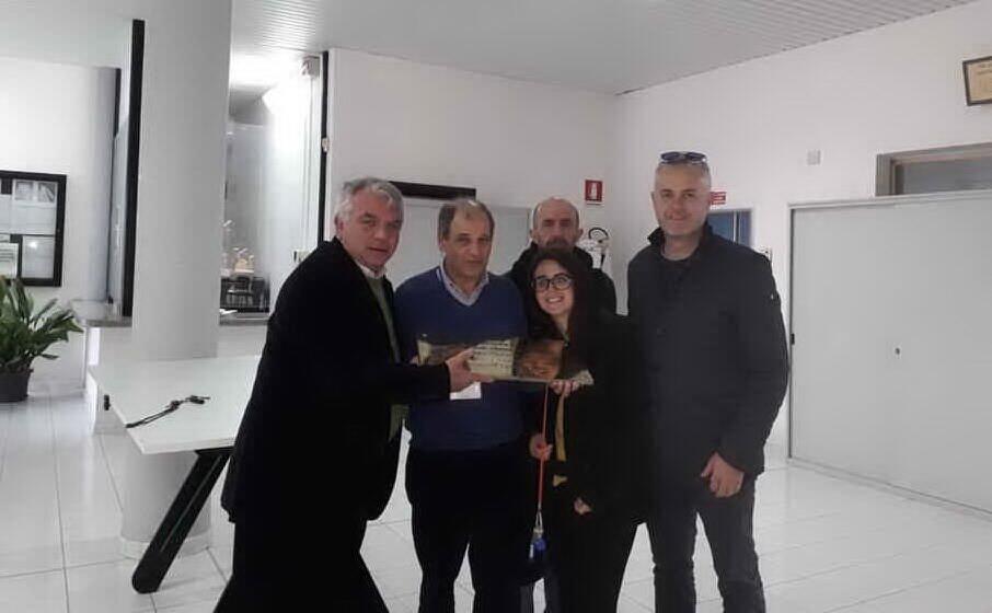 la consegna della cosidetta soglia di inciampo al sindaco anedda (foto serreli)