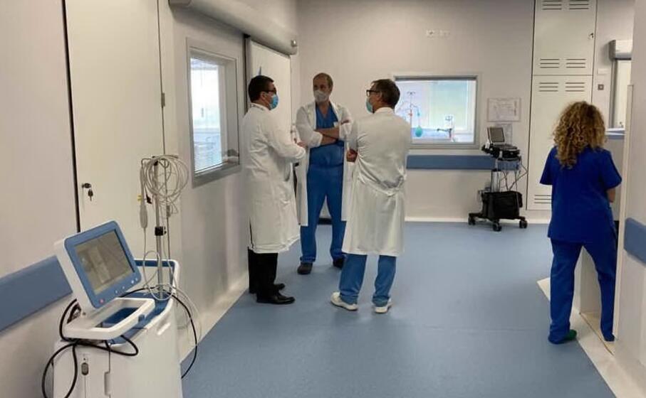 medici e infermieri all ospedale sacco di milano (foto l unione sarda)