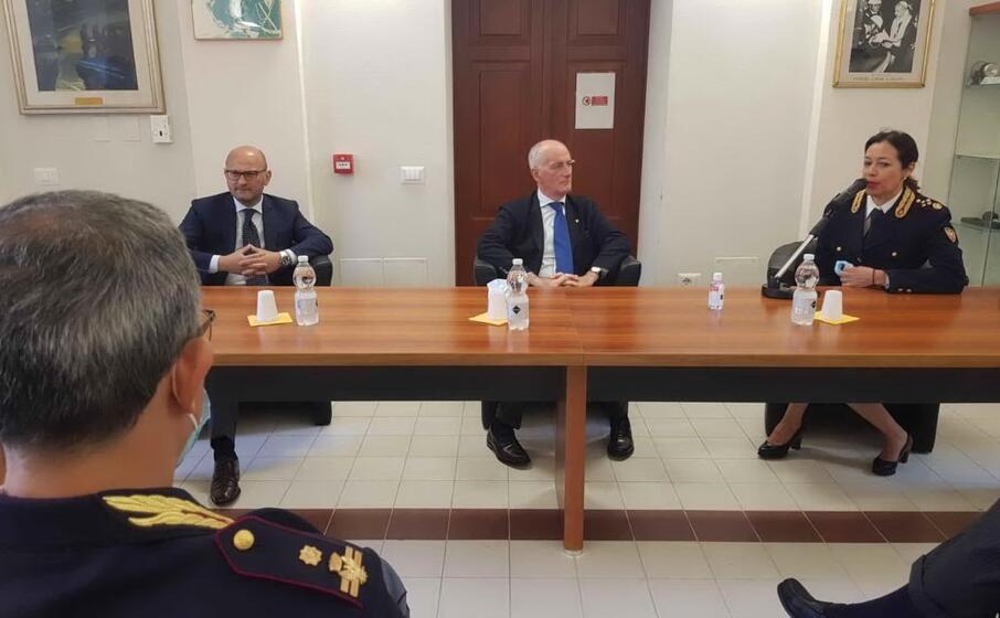 il capo della polizia gabrielli in visita a cagliari