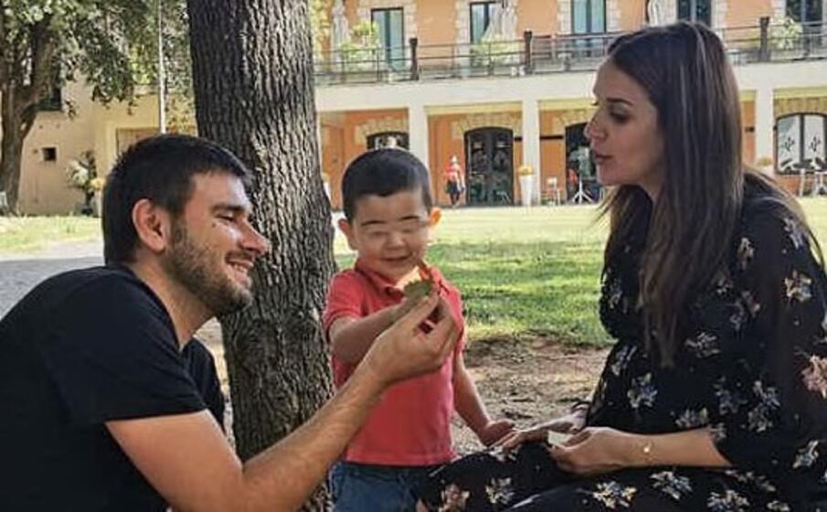 Cicogna in arrivo per Di Battista &quot;Sahra partorirà ad agosto&quot; L