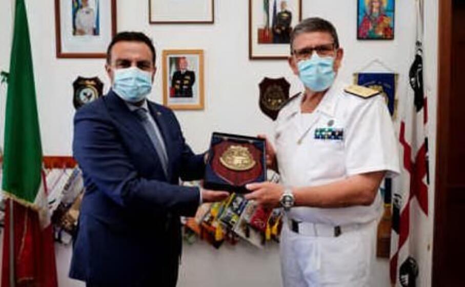 la visita (foto guardia costiera)