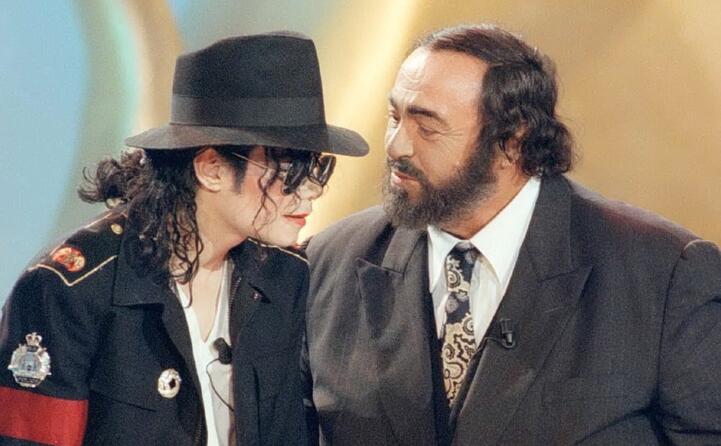 con luciano pavarotti nel 1997 in occasione della cerimonia per i telegatti