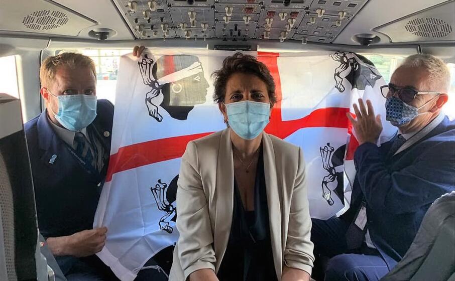 la cabina di pilotaggio (foto ufficio stampa sogaer)