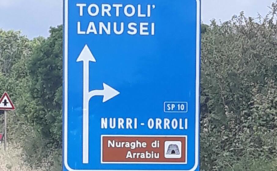 il cartello con l errore (foto s gioia)