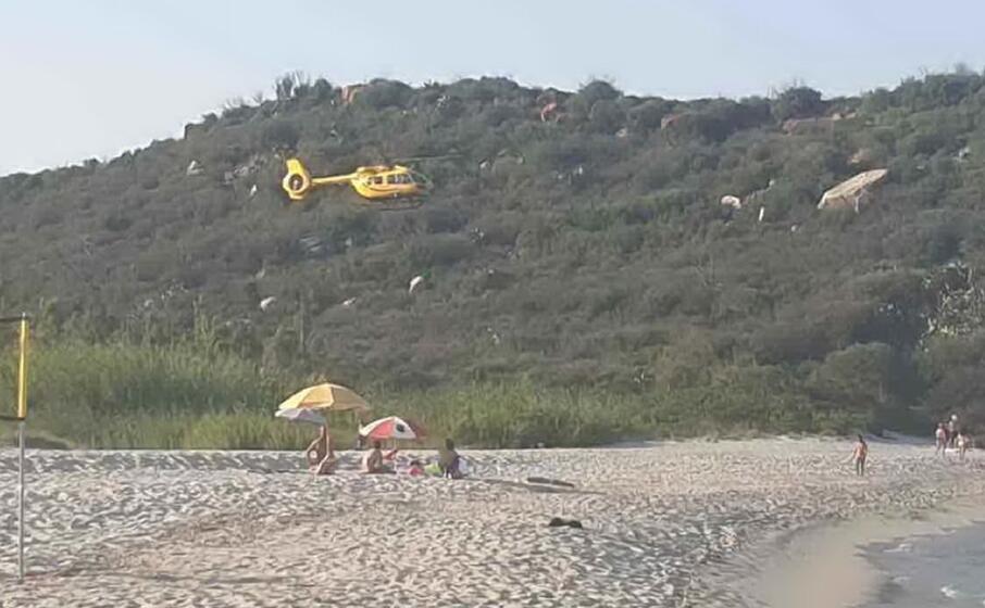 l elisoccorso sulla spiaggia di cea (foto secci)