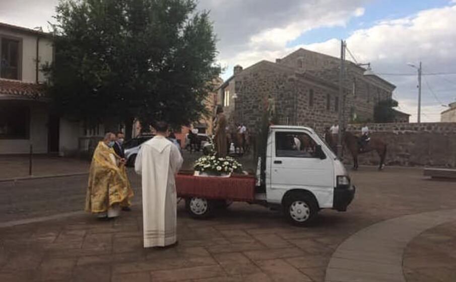 cavalieri in piazza per san giovanni (foto orbana)