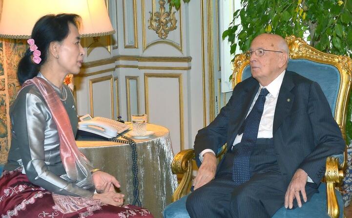 durante l incontro col premio nobel aung san suu kyi
