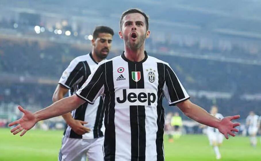 miralem pjanic (ansa)