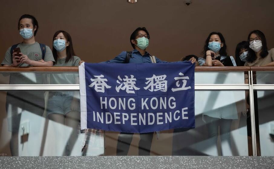 dimostranti pro democrazia a hong kong (ansa)