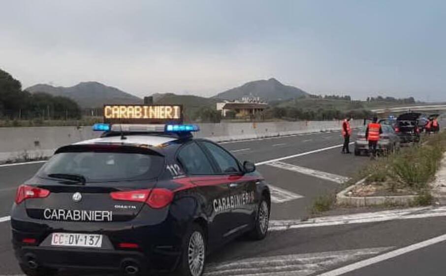 i carabinieri del nucleo radiomobile della compagnia di sanluri (foto pintori)