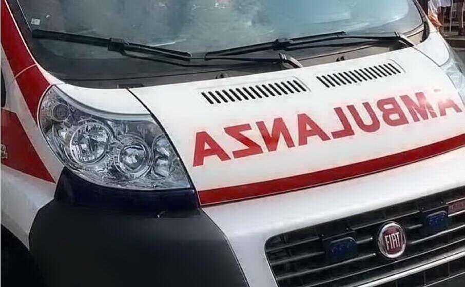 un ambulanza (archivio l unione sarda)