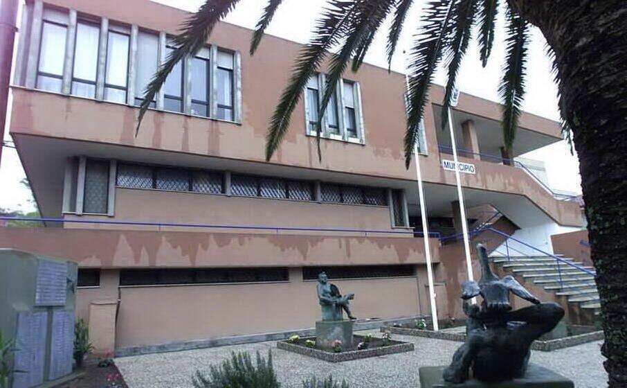 il municipio (archivio l unione sarda)