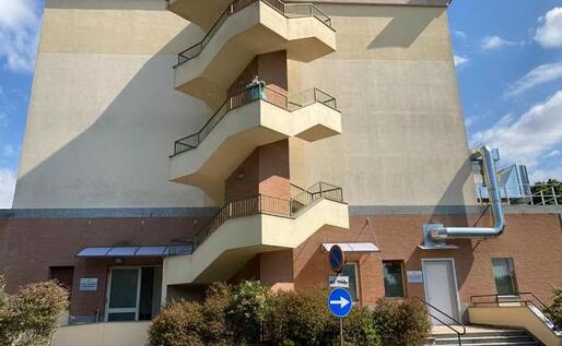 L'esterno del reparto Covid all'ospedale Sacco (foto L'Unione Sarda - D'Errico)