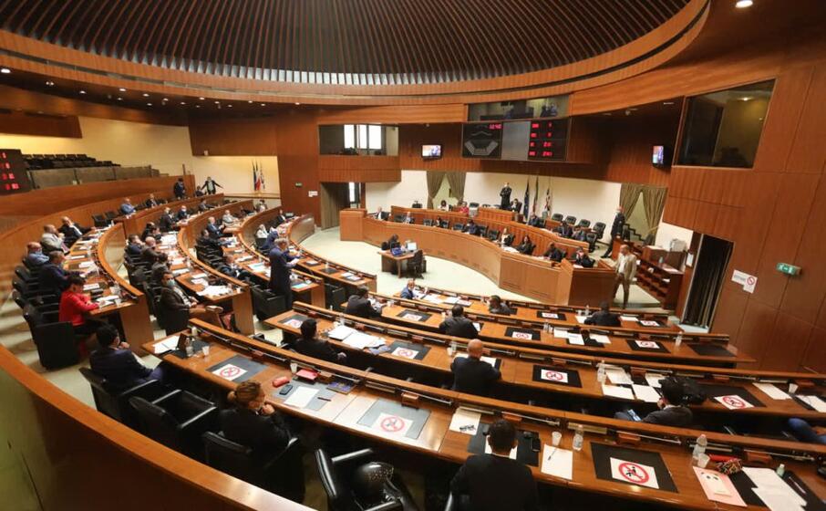 l aula del consiglio regionale (archivio l unione sarda)