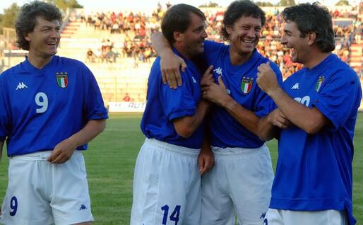 Fulvio Collovati, insieme a Paolo Rossi, Marco Tardelli e Giancarlo Antognoni in una partita benefica tra le vecchie glorie di Italia e Germania