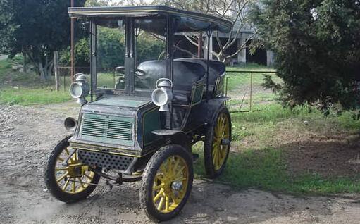 La Vermorel, la prima auto arrivata in Sardegna nel 1903 (foto concessa dal club Automoto d'epoca)