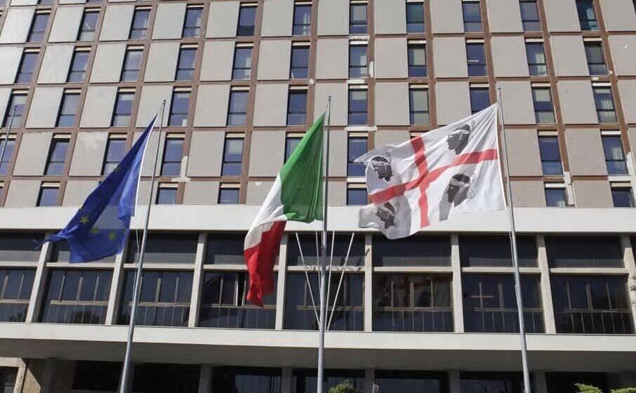 il palazzo della regione sardegna (archivio l unione sarda)