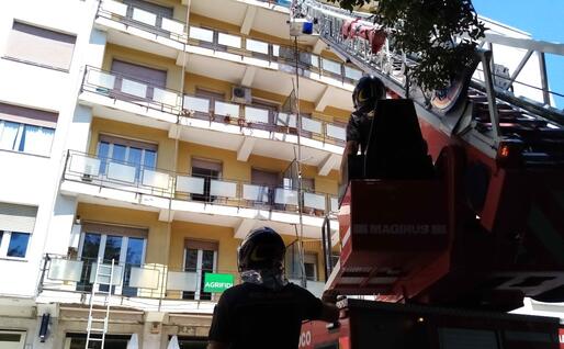 L'autogru in servizio (foto Ledda)