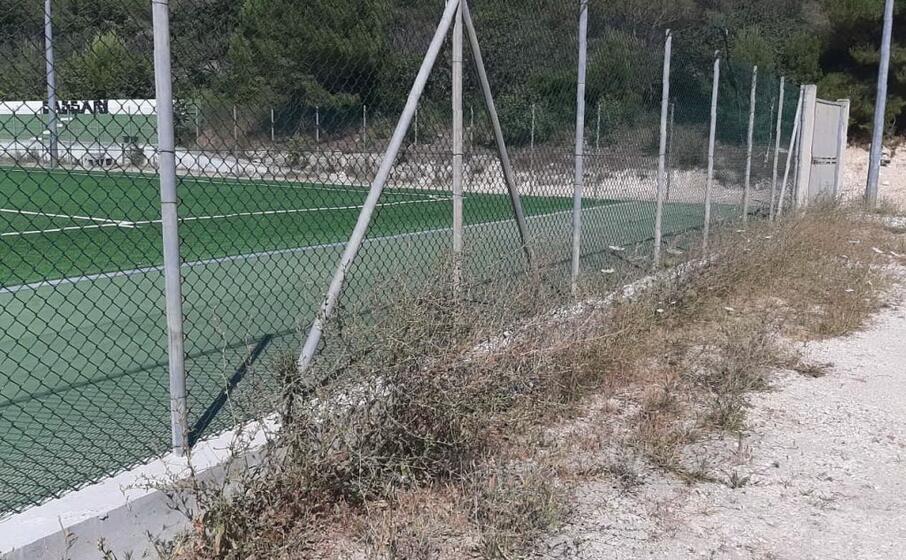 sterpaglie nella struttura di via torralba (l unione sarda tellini)