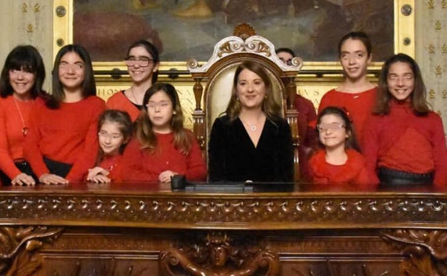 tiziana loi con alcune allieve (foto ufficio stampa)