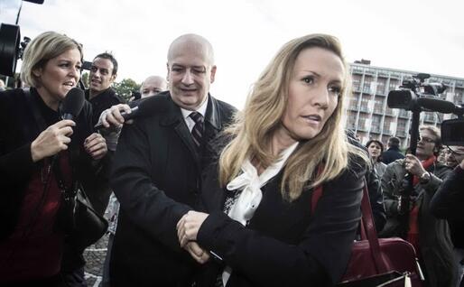 Con la compagna Manuela Repetti ai tempi del passaggio al Gruppo Misto (Ansa)