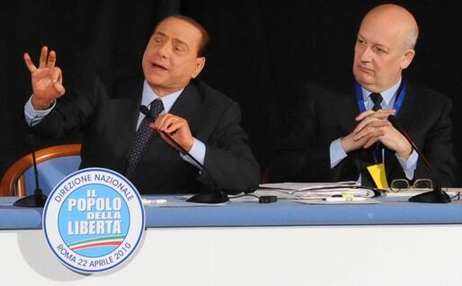Durante il famoso litigio con Fini: "Che fai, mi cacci?" (Ansa)