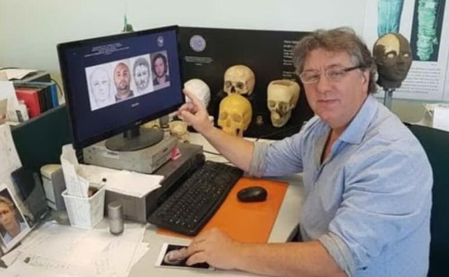 valter capussotto al lavoro (foto polizia di stato)